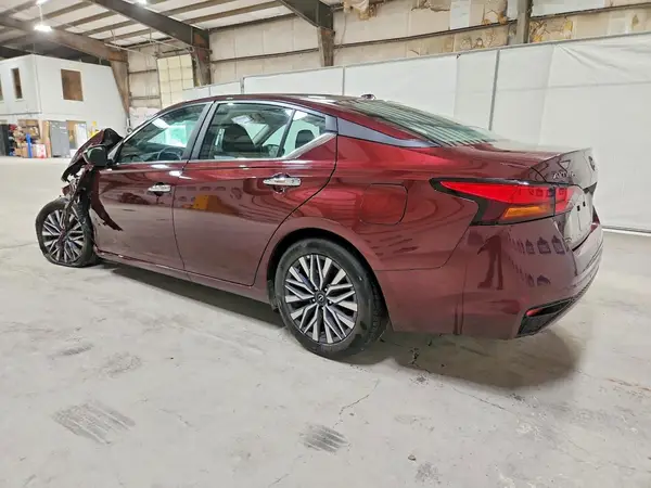 1N4BL4DV7SN365915 2025 NISSAN ALTIMA - Image 2