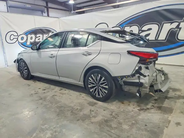 1N4BL4DV7SN366515 2025 NISSAN ALTIMA - Image 2