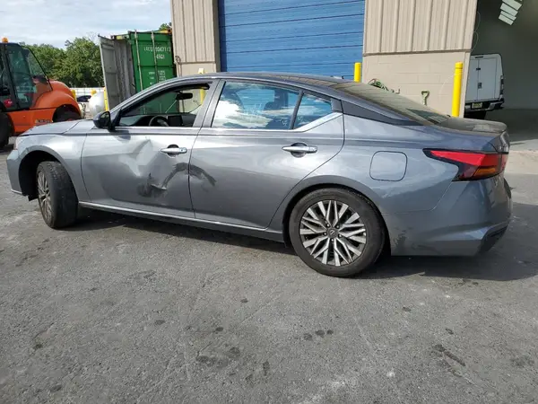 1N4BL4DV7SN368944 2025 NISSAN ALTIMA - Image 2