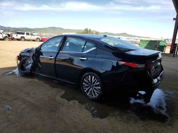 1N4BL4DV7SN369382 2025 NISSAN ALTIMA - Image 2