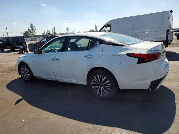 1N4BL4DV7SN370385 2025 NISSAN ALTIMA - Image 2