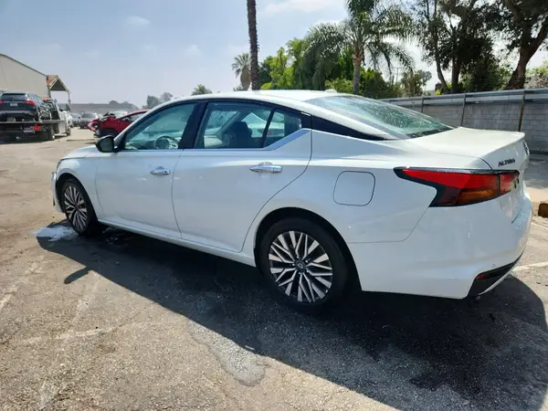 1N4BL4DV7SN376882 2025 NISSAN ALTIMA - Image 2
