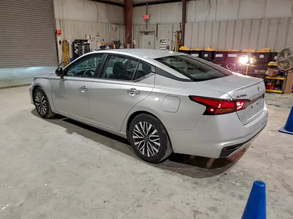 1N4BL4DV7SN379880 2025 NISSAN ALTIMA - Image 2