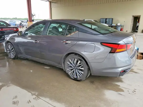 1N4BL4DV7SN380463 2025 NISSAN ALTIMA - Image 2
