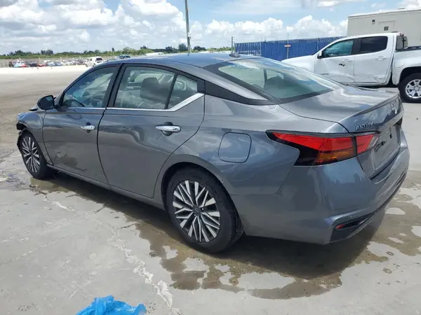 1N4BL4DV7SN383069 2025 NISSAN ALTIMA - Image 2