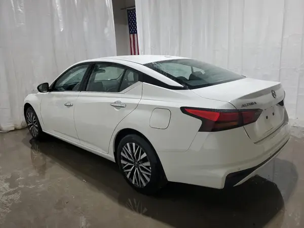 1N4BL4DV7SN385095 2025 NISSAN ALTIMA - Image 2
