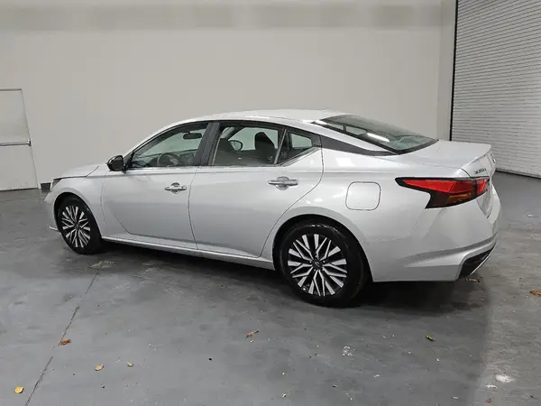 1N4BL4DV7SN386618 2025 NISSAN ALTIMA - Image 2