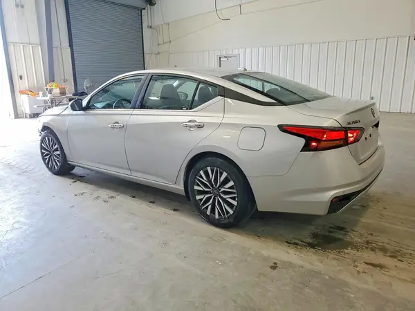 1N4BL4DV7SN387297 2025 NISSAN ALTIMA - Image 2