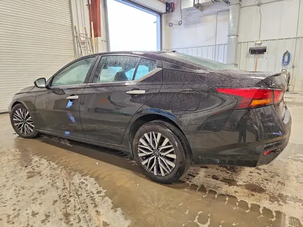 1N4BL4DV7SN391415 2025 NISSAN ALTIMA - Image 2