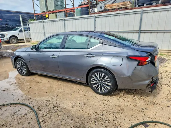 1N4BL4DV7SN395819 2025 NISSAN ALTIMA - Image 2