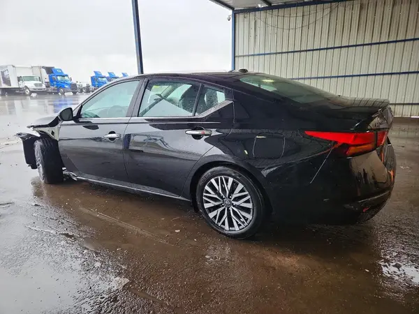 1N4BL4DV7SN398557 2025 NISSAN ALTIMA - Image 2