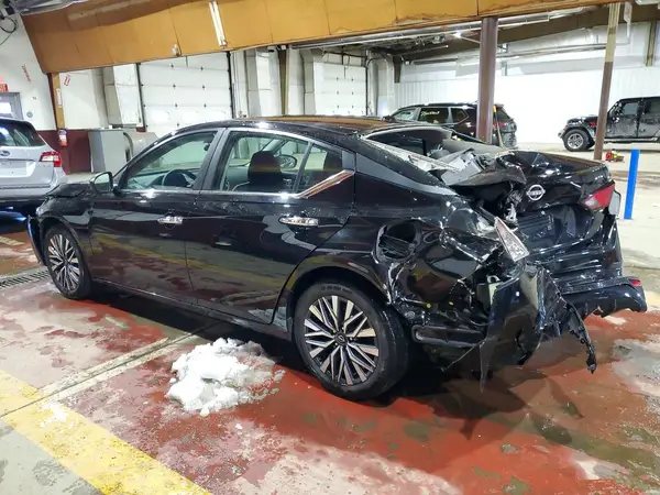 1N4BL4DV7SN398560 2025 NISSAN ALTIMA - Image 2