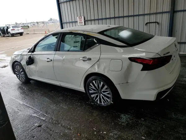 1N4BL4DV7SN399935 2025 NISSAN ALTIMA - Image 2