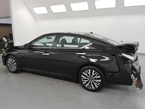 1N4BL4DV7SN402784 2025 NISSAN ALTIMA - Image 2