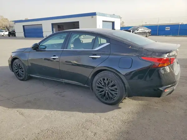 1N4BL4DV7SN406916 2025 NISSAN ALTIMA - Image 2