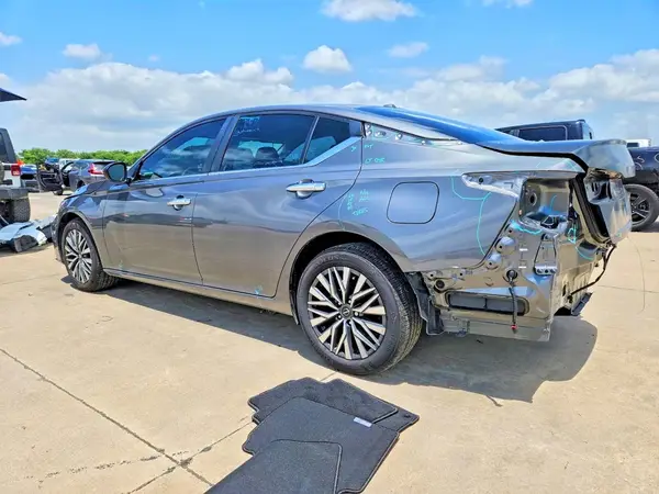 1N4BL4DV7SN409203 2025 NISSAN ALTIMA - Image 2