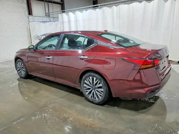 1N4BL4DV7SN412831 2025 NISSAN ALTIMA - Image 2