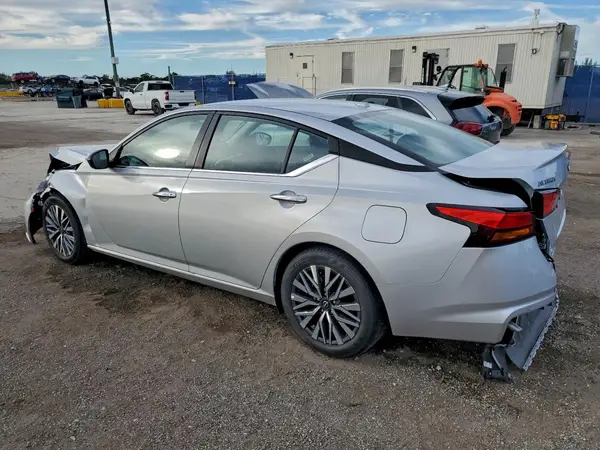 1N4BL4DV7SN423392 2025 NISSAN ALTIMA - Image 2