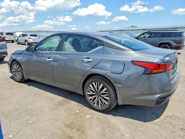 1N4BL4DV7SN429905 2025 NISSAN ALTIMA - Image 2