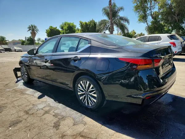 1N4BL4DV7TN311239 2026 NISSAN ALTIMA - Image 2