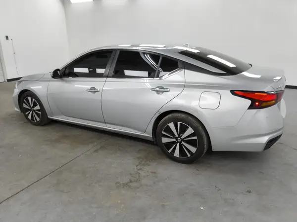 1N4BL4DV8NN393257 2022 NISSAN ALTIMA - Image 2
