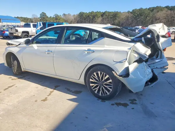 1N4BL4DV8PN313023 2023 NISSAN ALTIMA - Image 2