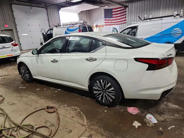 1N4BL4DV8PN359001 2023 NISSAN ALTIMA - Image 2