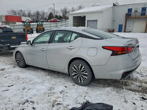 1N4BL4DV8PN366403 2023 NISSAN ALTIMA - Image 2
