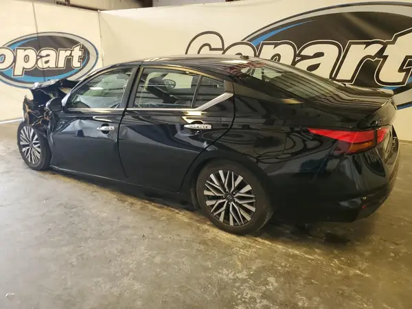 1N4BL4DV8PN371911 2023 NISSAN ALTIMA - Image 2