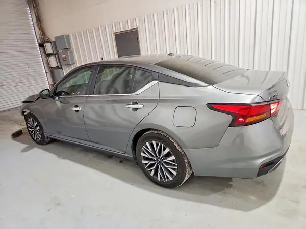 1N4BL4DV8PN373402 2023 NISSAN ALTIMA - Image 2