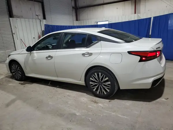 1N4BL4DV8PN381421 2023 NISSAN ALTIMA - Image 2