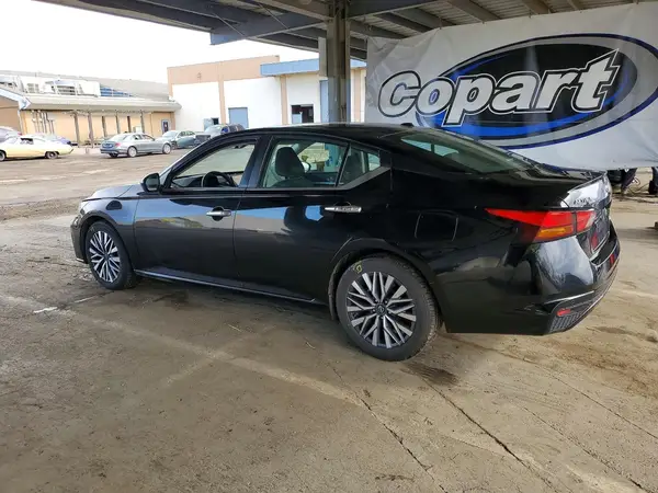 1N4BL4DV8PN387879 2023 NISSAN ALTIMA - Image 2