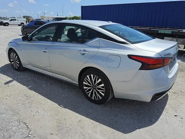 1N4BL4DV8PN397201 2023 NISSAN ALTIMA - Image 2