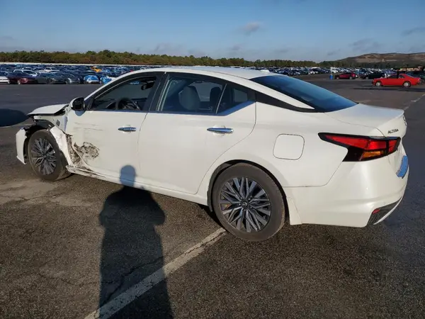1N4BL4DV8PN415549 2023 NISSAN ALTIMA - Image 2