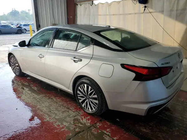 1N4BL4DV8RN302610 2024 NISSAN ALTIMA - Image 2