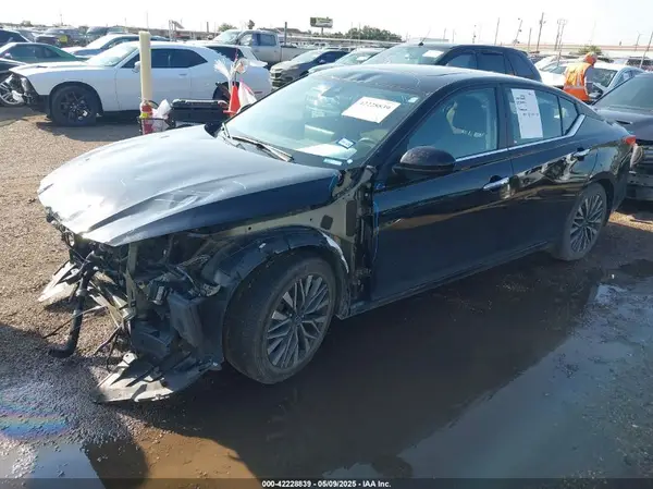 1N4BL4DV8RN326454 2024 NISSAN ALTIMA - Image 2