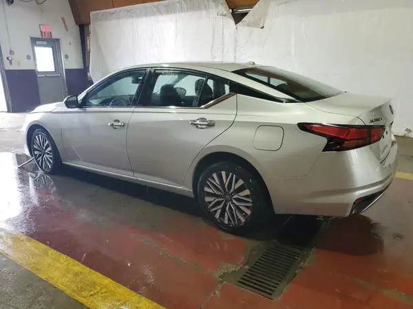 1N4BL4DV8RN341455 2024 NISSAN ALTIMA - Image 2