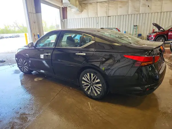 1N4BL4DV8RN343528 2024 NISSAN ALTIMA - Image 2