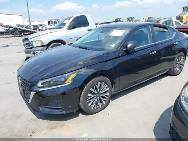 1N4BL4DV8RN347255 2024 NISSAN ALTIMA - Image 2