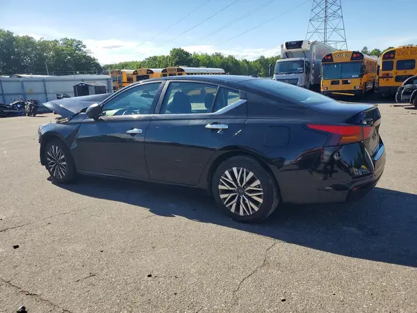 1N4BL4DV8RN348826 2024 NISSAN ALTIMA - Image 2