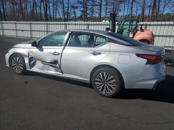 1N4BL4DV8RN353282 2024 NISSAN ALTIMA - Image 2