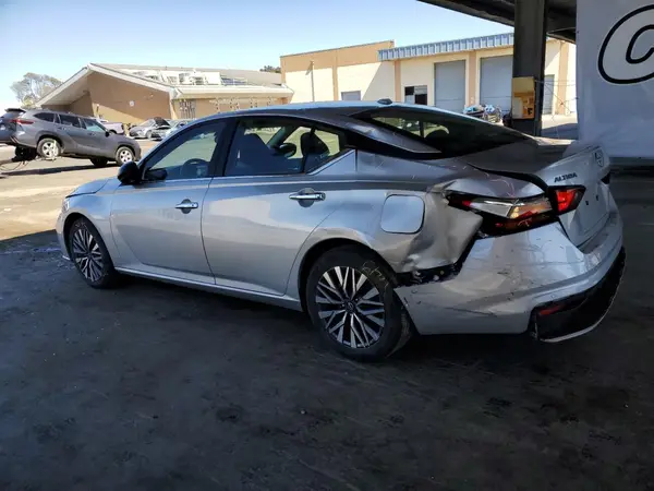 1N4BL4DV8RN375315 2024 NISSAN ALTIMA - Image 2