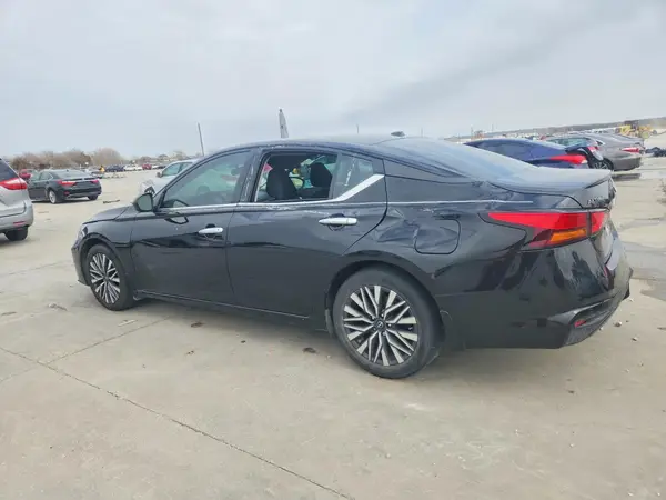 1N4BL4DV8RN380983 2024 NISSAN ALTIMA - Image 2