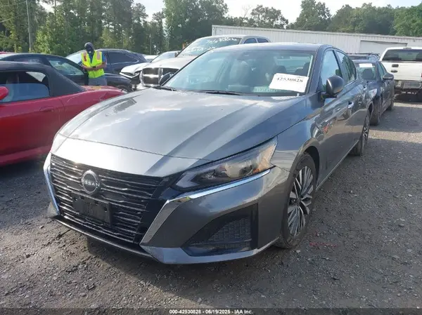 1N4BL4DV8RN381776 2024 NISSAN ALTIMA - Image 2
