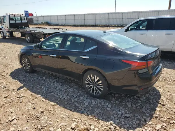 1N4BL4DV8RN382345 2024 NISSAN ALTIMA - Image 2