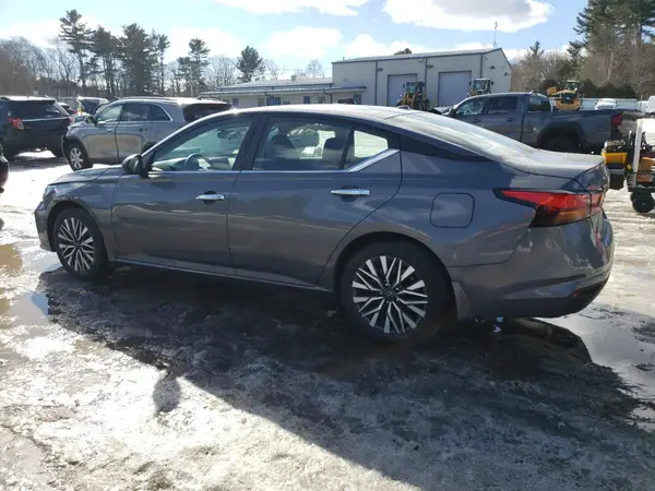 1N4BL4DV8RN403792 2024 NISSAN ALTIMA - Image 2