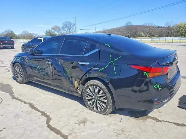 1N4BL4DV8RN407597 2024 NISSAN ALTIMA - Image 2