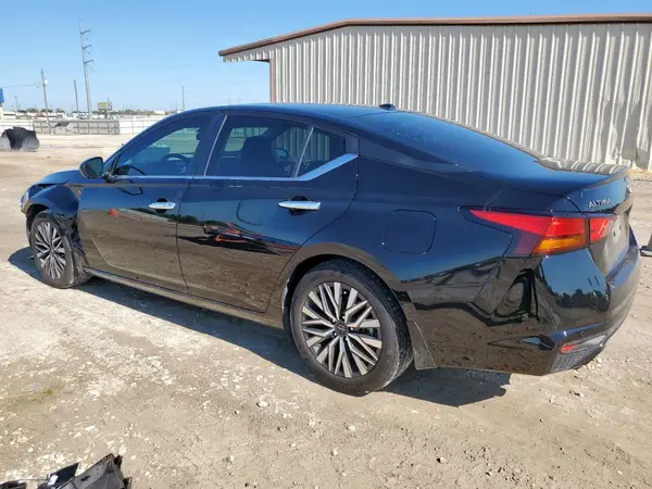 1N4BL4DV8RN423136 2024 NISSAN ALTIMA - Image 2
