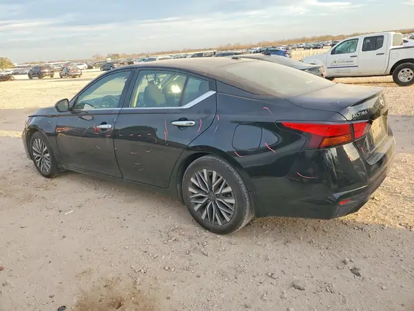 1N4BL4DV8RN424531 2024 NISSAN ALTIMA - Image 2