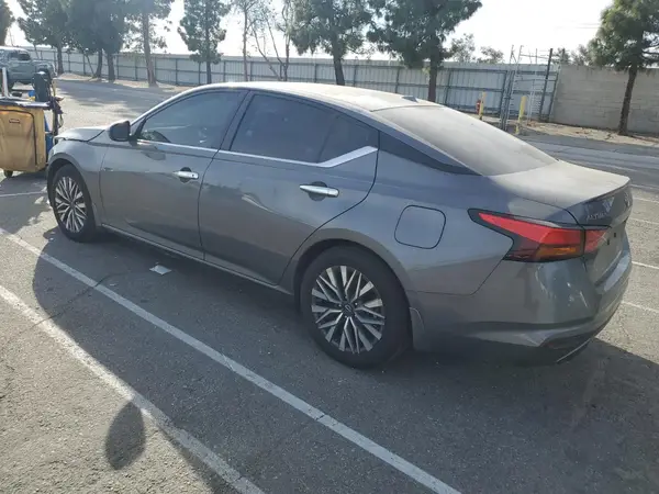 1N4BL4DV8RN425761 2024 NISSAN ALTIMA - Image 2